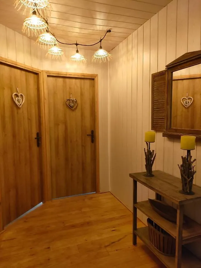 Bed and Breakfast Ofildleau Sillans-la Cascade 0*,  Francia